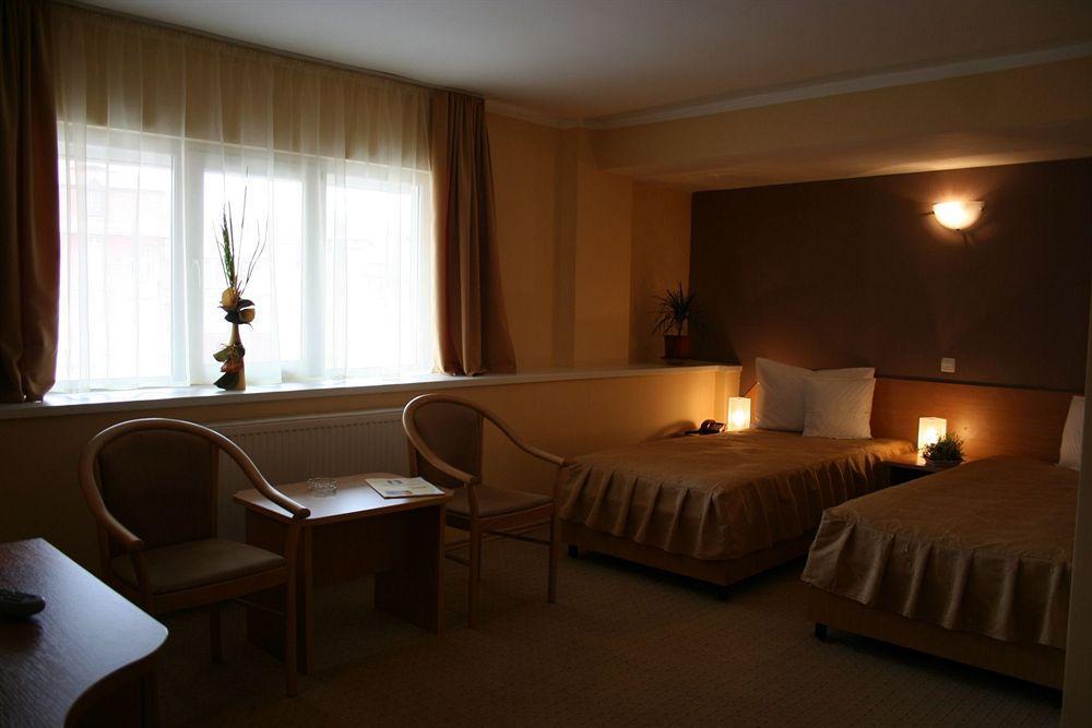 Hotel Apollo Central Сибиу Экстерьер фото